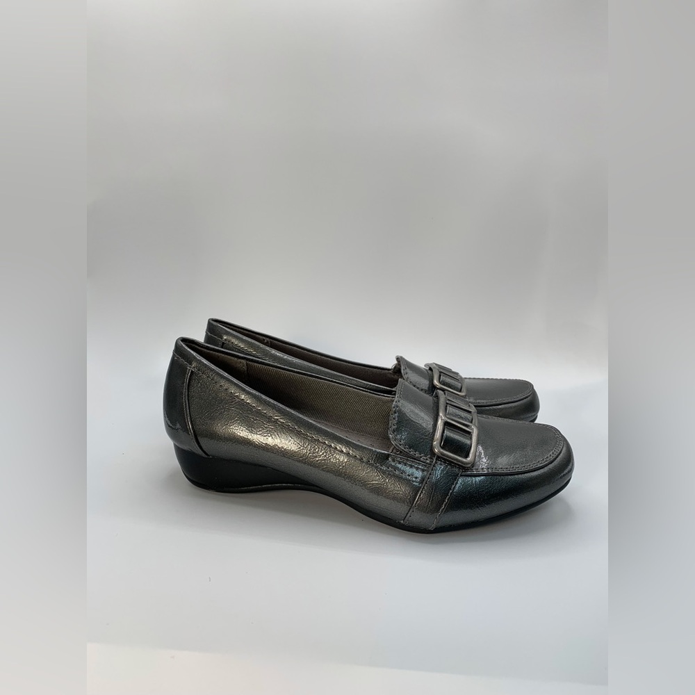 Lifestride Loafer / Flat Size: 6M Color: Silver